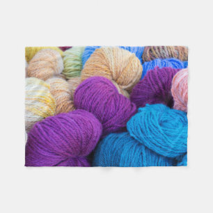Washington, Seabeck. Ballen kleurrijke garen Fleece Deken