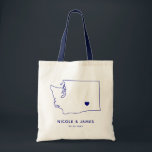 Washington State Wedding Welcome Bag Map Tas Navy<br><div class="desc">Een welkome cadeautas van een bruiloft met kaart-afbeelding. Je gasten zullen graag in hun hotel kijken en dit tas vinden vol met behandelingen die op hen wachten. U kunt het hart op de locatie van uw grote dag plaatsen met behulp van de functie "Pas verder aan".</div>