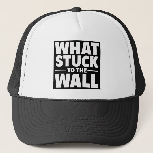 Wat bleef hangen aan de Wall Official Logo Trucker Pet (Voorkant)