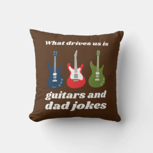 WAT DRIVEERT ONS IS GUITARS EN DAD JOKES grappig Kussen