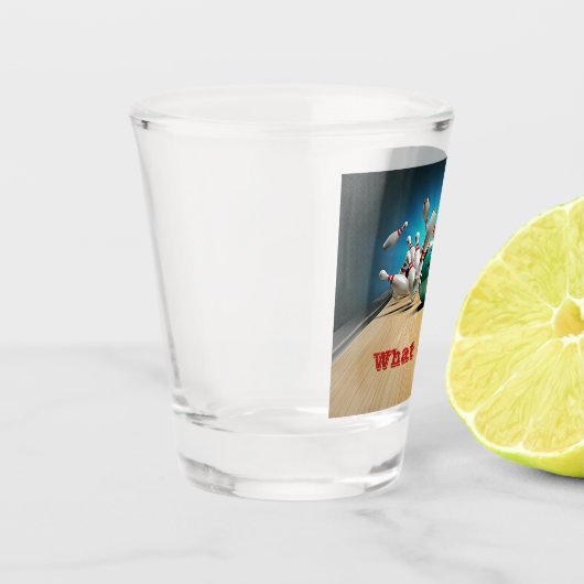 Wat een opgeblazen Bowling Shot Glas (Links)