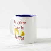 Wat een vriend hebben we in kaas tweekleurige koffiemok (Voorkant links)