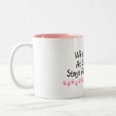 Wat er gebeurt bij de grootmakerij tweekleurige koffiemok (Links)