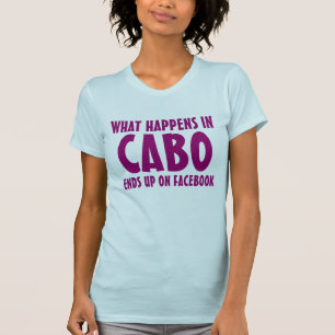 Wat er gebeurt in Cabo eindigt op Facebook roze T-shirt