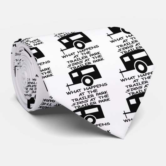 Wat er gebeurt in de trailerpark staat op het stropdas (Opgerold)