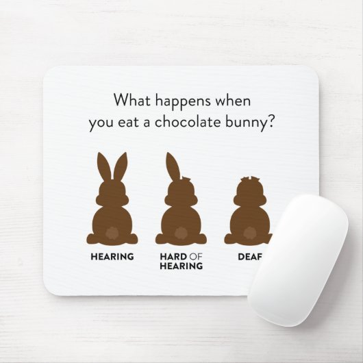 Wat gebeurt er als je een chocolade konijntje eet? muismat (Met muis)