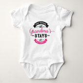 Wat gebeurt er bij oma's Stays bij oma's Romper (Voorkant)