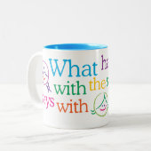 Wat gebeurt er met de zussen-Mok Tweekleurige Koffiemok (Voorkant links)