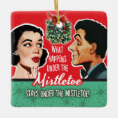 Wat gebeurt er onder het Mistletoe Ornament (Voorkant)