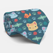 Wat is Cool, Kitty Cat in Blue en Yellow Stropdas (Opgerold)