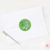 WAT IS ER DOKTER?™ BUGS BUNNY™ Konijnenhol Ronde Sticker (Envelop)