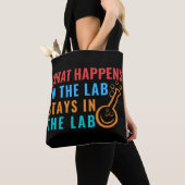WAT IS ER GEBEURD IN HET LAB STAYS IN HET LAB - LA TOTE BAG (Dichtbij)