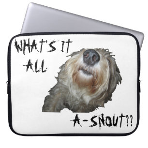"WAT IS HET ALLEMAAL EEN SNOUT?" Laptop Sleeve