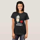 Wat is Shakin Funny Cherry Milkshake Pun Dark BG T-shirt (Voorkant volledig)