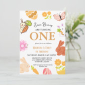 Wat konijntje draaien een konijntje 1e verjaardags kaart (Staand voorkant)