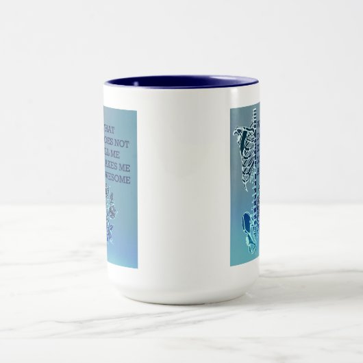 Wat me niet doodt maakt me Geweldige Mok (Midden)