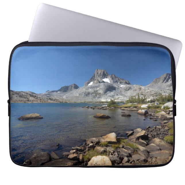 Water | Banner Peak Thousand Island Lake Laptop Sleeve (Voorkant)