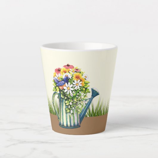 Water can met wilde bloemen latte mok (Voorkant)