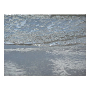 Water dat tegen het strand kabbelt Abstracte fotog Foto Afdruk