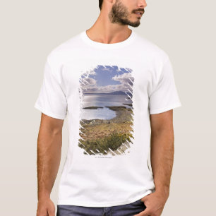 Water en uitzicht aan de kust in Bute, Argyll, Sch T-shirt