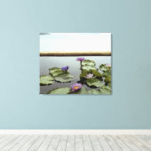 Water ligt in een vijver op zee canvas afdruk (Insitu (Houten vloer))