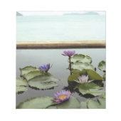 Water ligt in een vijver op zee notitieblok (Voorkant)