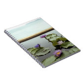 Water ligt in een vijver op zee notitieboek (Rechterzijde)