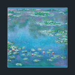 Water Lilies, Claude Monet Magneet<br><div class="desc">"Eén moment, één aspect van de natuur bevat het allemaal", zei Claude Monet, verwijzend naar zijn late meesterwerken, de waterlandschappen die hij in zijn huis in Giverny produceerde tussen 1897 en zijn dood in 1926. In dit ruimtelijk dubbelzinnige canvas keek de kunstenaar naar beneden, zich enkel richtend op het oppervlak...</div>