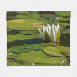 Water Lily Blossom Fleece Deken