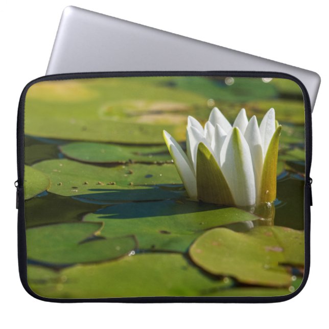 Water Lily Blossom Laptop Sleeve (Voorkant)