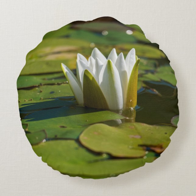 Water Lily Blossom Rond Kussen (Achterkant)