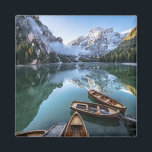 Water Pragser Wildsee Dolomieten Italy Magneet<br><div class="desc">This amazing Getty Images Foto Foto's werden gemaakt door Lago di Braie en de reflectie van rowing boats en Seekofel Mountain.</div>