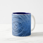 Water Ripple Blue Tweekleurige Koffiemok (Voorkant rechts)