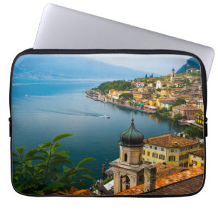 Water San Benedetto Church Lake Garda, Italië Laptop Sleeve