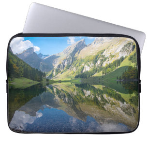 Water   Seealpsee meer Zwitserse Alpen Zwitserland Laptop Sleeve