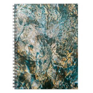 Water spatten in close-up fotografie notitieboek