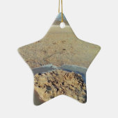 Watercirkel in zand op strand, zomertijd keramisch ornament (Rechts)