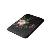 Watercolor Bloem, Naam & Monogram op Zwart Badmat (Gekanteld)
