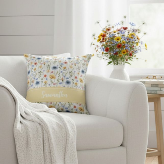 Watercolor Boho Blue Yellow Pink Wildflower Kussen (Creator heeft geüpload)