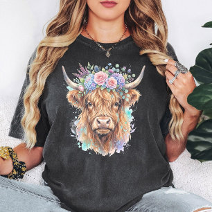 Watercolor Hooglandrund Met Bloemenkroon Kunst T-shirt