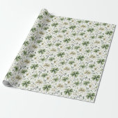 Watercolor Muted Green Blooming Shamrocks Cadeaupapier (Uitgerold)
