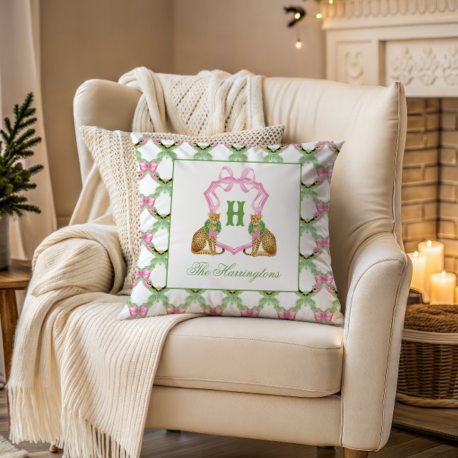 Watercolor Preppy Leopard Christmas Monogram Crest Kussen (Creator heeft geüpload)