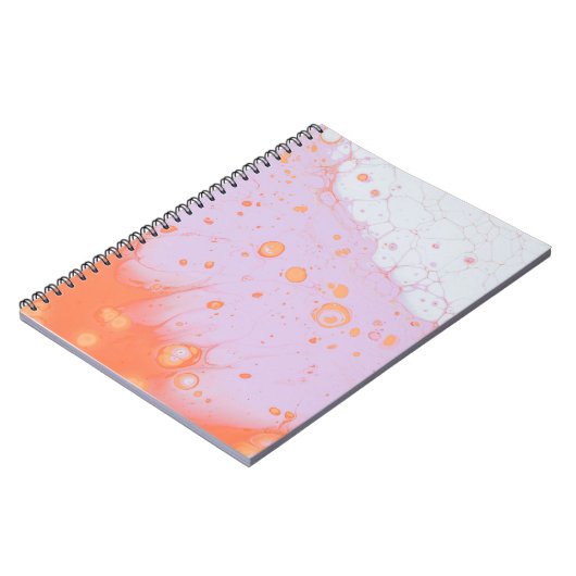 WATERDROPEN OP RODE OPPERVLAK NOTITIEBOEK (Linkerzijde)