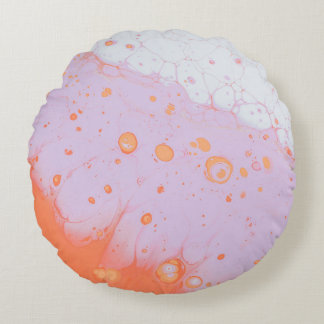 WATERDROPEN OP RODE OPPERVLAK ROND KUSSEN