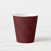 Waterdruppels op Crimson Metal Latte Mok (Voorkant)