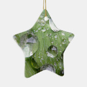 Waterdruppels op een groen blad keramisch ornament (Rechts)