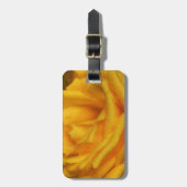 Waterdruppels op elegante gele roos bagagelabel (Voorkant verticaal)