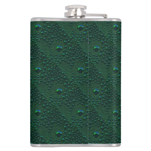 Waterdruppels op groen metaal heupfles (Achterkant)