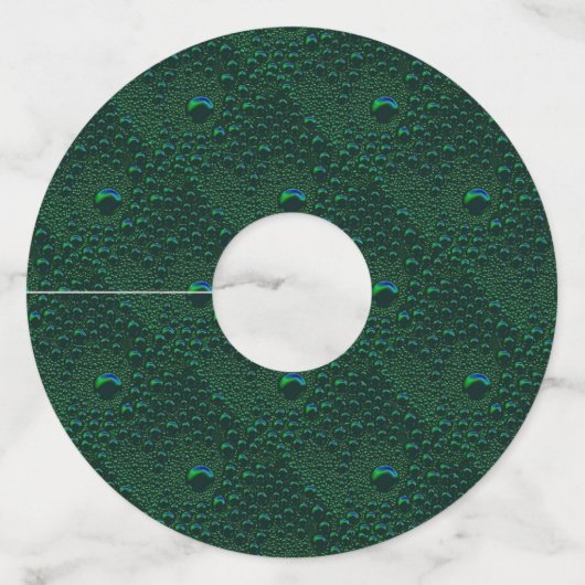 Waterdruppels op groen metaal wijnglaslabel (Voorkant)