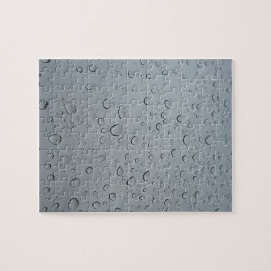 Waterdruppels op ramen, achtergrond met regenachte legpuzzel (Horizontaal)
